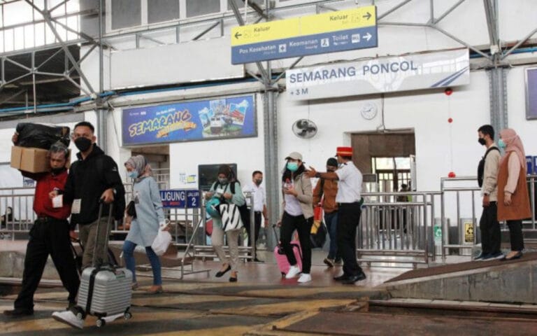 KAI Kembali Terapkan Aturan Baru Perjalanan Jarak Jauh