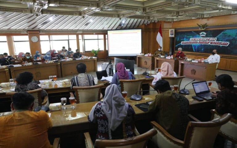 Ganjar Upayakan Pengembalian Uang Nasabah BKK Pringsurat