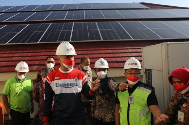 Ganjar Dorong Perkantoran Gunakan Energi Alternatif