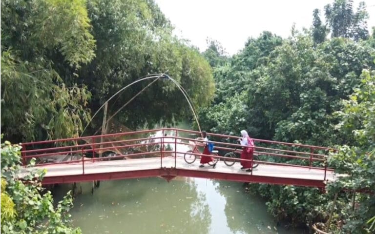 Jembatan Sinambung di Jepara Hidupkan Akses Sosial dan Pendidikan 