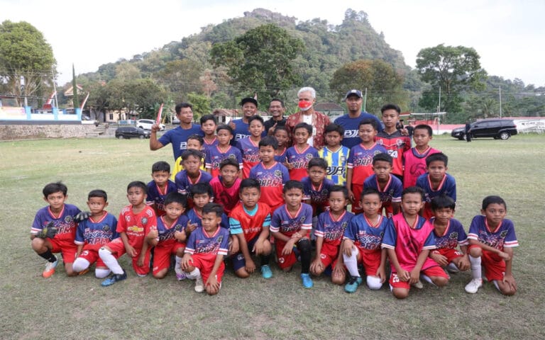 Ganjar Semangati SSB U-10 Maju di Turnamen Internasional