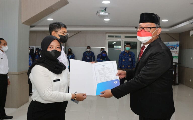 Intensifkan Penyuluhan KB, BKKBN Jateng Lantik 49 PPPK