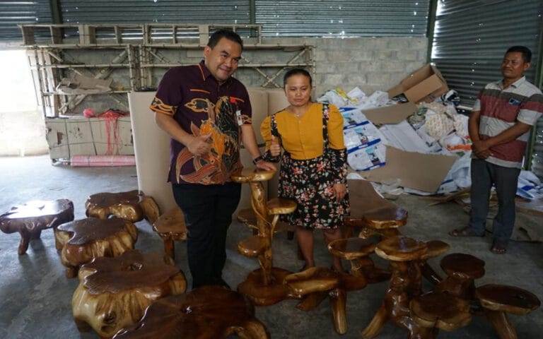 Pemkab Blora Dorong Peningkatan Ekspor Kerajinan Kayu Jati