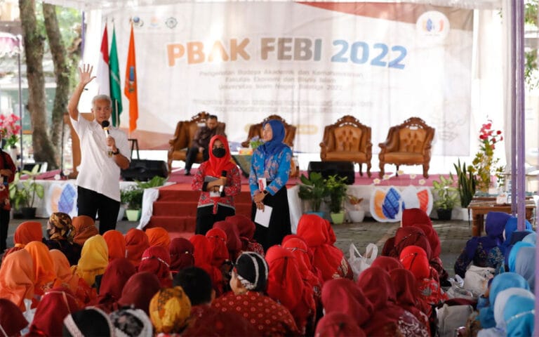 Menjadi Pemimpin Itu Konsisten Layani Masrakat