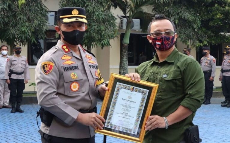 Kapolres Banjarnegara Serahkan Penghargaan Juara 2 Lomba Tingkat Polda