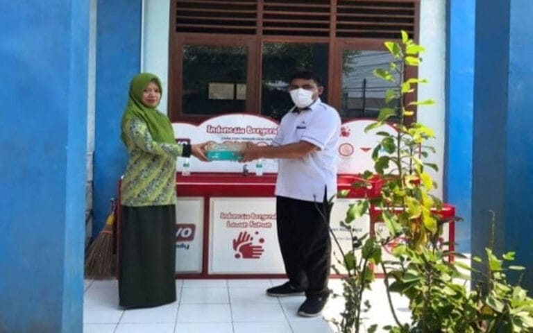 NUVO Beri Bantuan Perangkat Cuci Tangan Untuk Sekolah