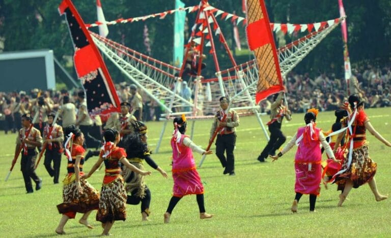 Buwas Takjub dengan Penampilan Tari Nusantara Persembahan Kontingen Kwarda Jateng