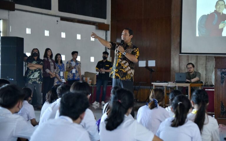 Hendi Minta Mahasiswa Jangan Sampai Putus Kuliah