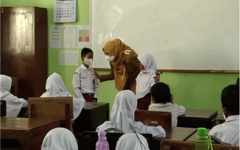 Bupati Mengajar, Siswa SDN Bintoro 5 Berebut Unjuk Tangan