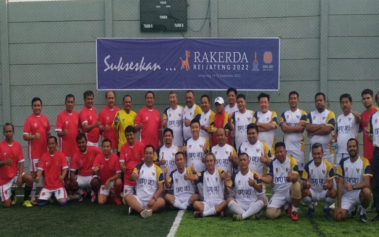 Pengurus REI Main Bola Bersama Hendi