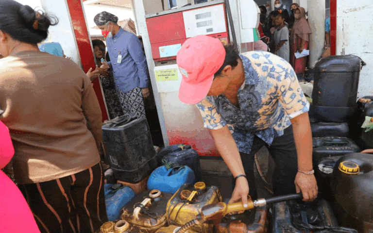 Ganjar Minta Alokasi BBM Nelayan dan Petani Ditambah