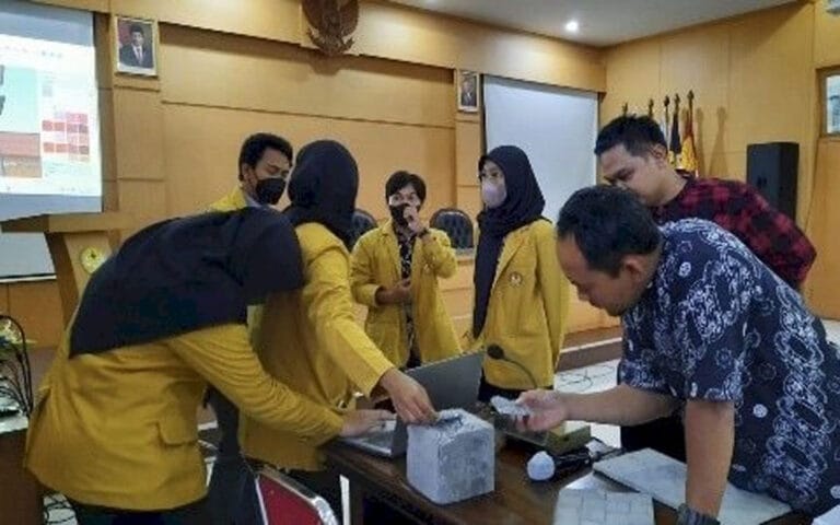 Mahasiswa Unsoed Berhasil Kembangkan Replika Batu Alam Berbahan Limbah