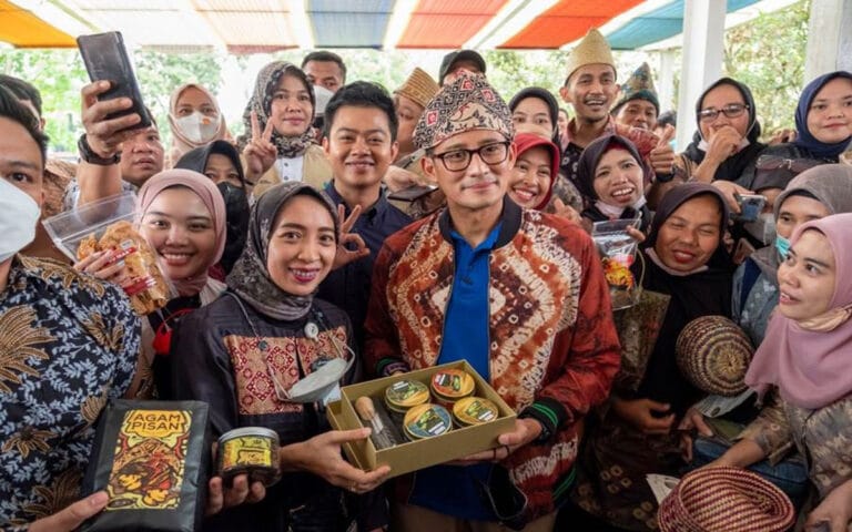 Sandiaga Puji Produk Teh Herbal Ramah Lingkungan Binaan Kilang Pertamina