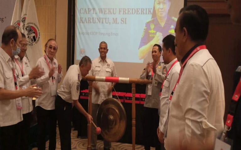 Pengusaha Angkutan Pelabuhan Wajib Daftar PMKU