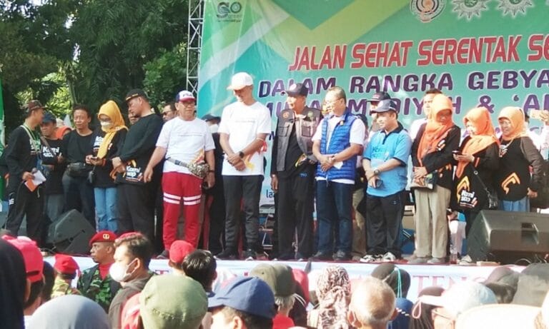Saat Jalan Sehat, Mendag Cek Harga Pangan Di Pasar Karangayu