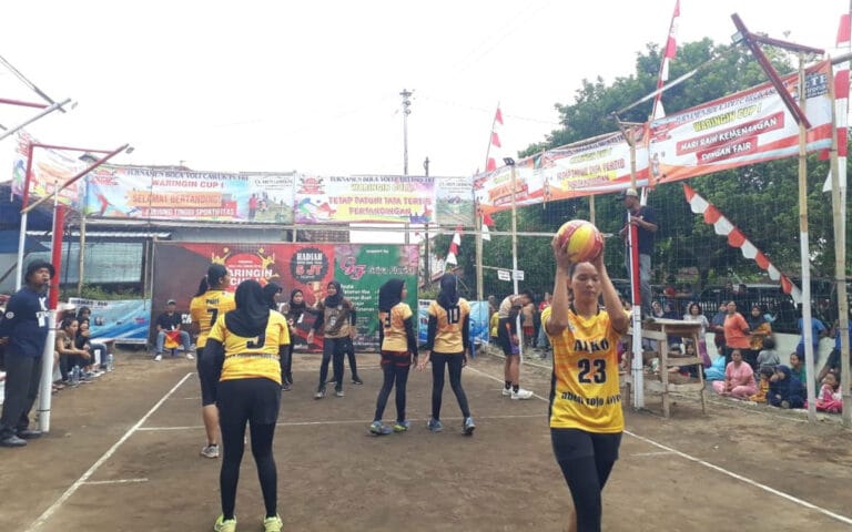 Turnamen Bola Voly Waringin Cup Ke-1 Berlangsung Seru
