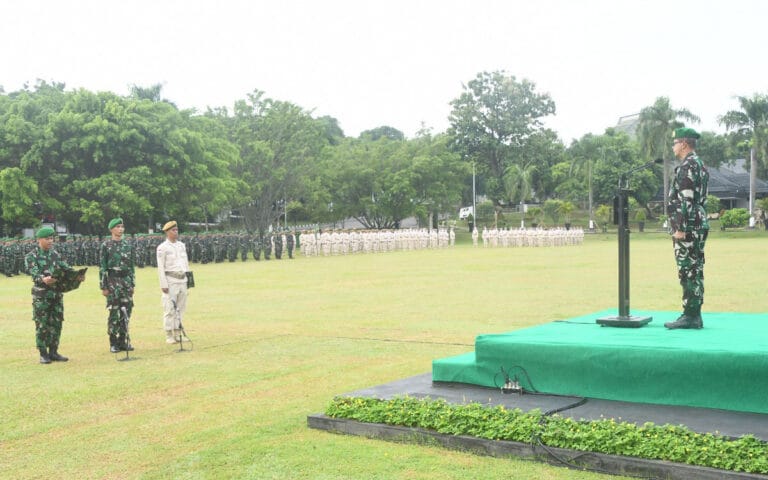 Kodam IV/Diponegoro Gelar Upacara 17-an