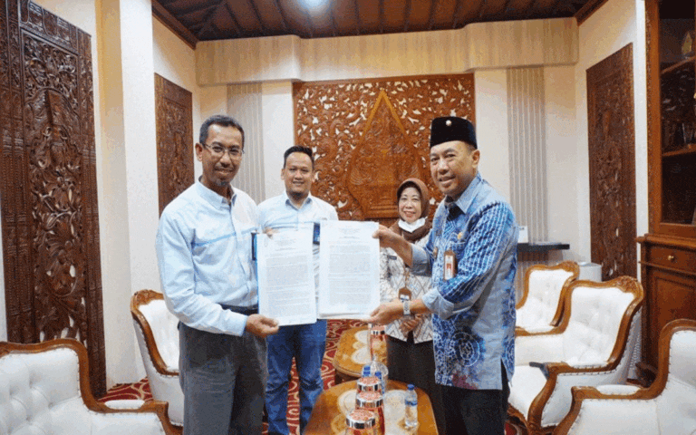 Pengelolaan Listrik di Pulau Karimunjawa Beralih ke PLN