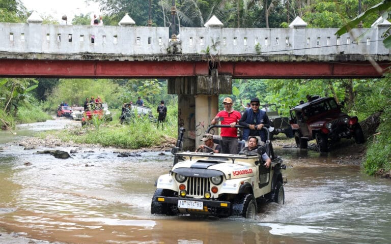 Sensasi Jip Wisata Borobudur, Suguhkan Serunya Petualangan Menantang