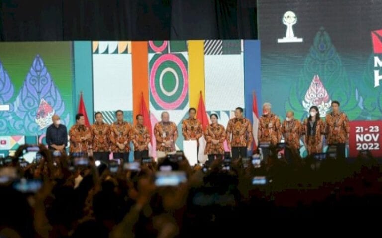 Jokowi: Hati-Hati Ambil Kebijakan Menyangkut Hajat Hidup Orang Banyak