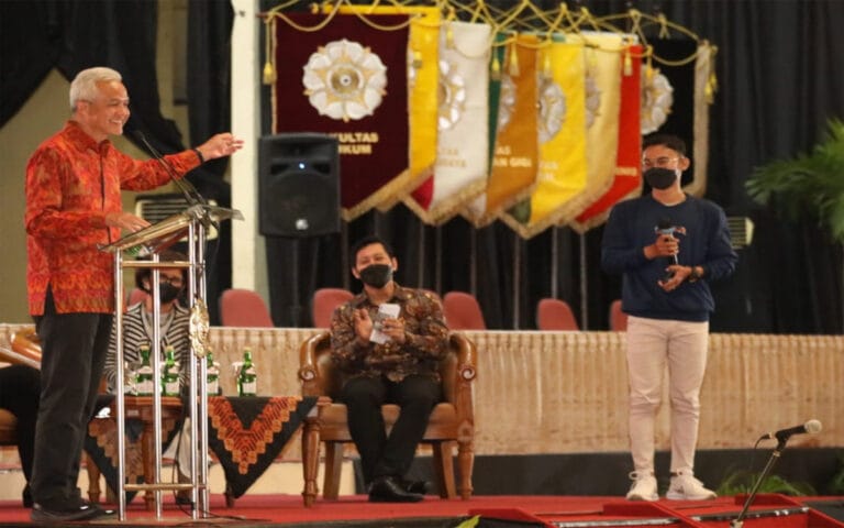 Serat Kalatidha Jadi Pesan Ganjar Sambut Anggota Baru Kagama