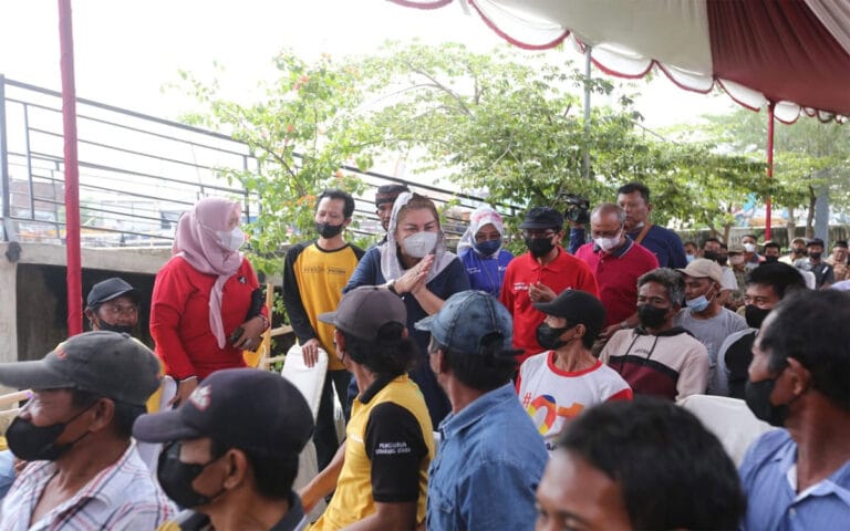 Pemkot Semarang Dan BPJS Ketenagakerjaan Bantu 1.200 Paket Sembako Untuk Nelayan