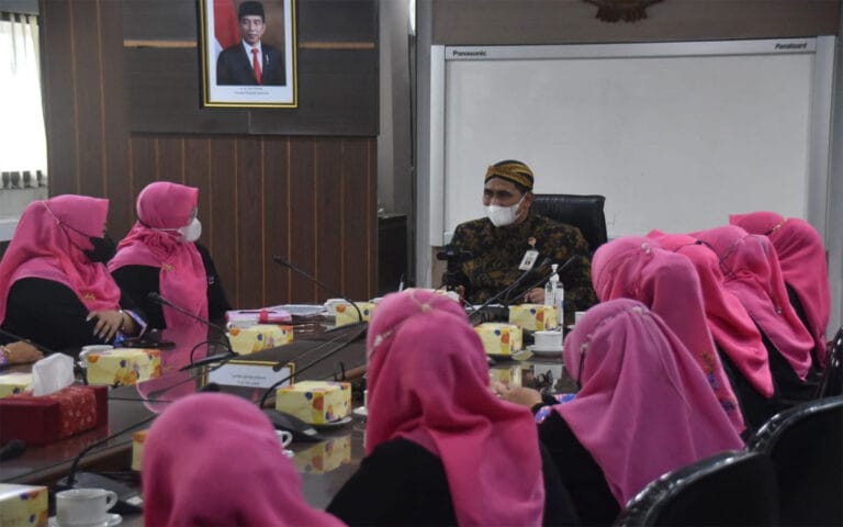 Wagub Minta Ipemi Jateng Dampingi UMKM yang Terkendala Bahasa Asing