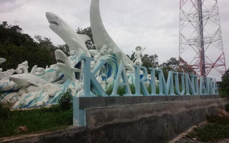 Dinamika Warga Karimunjawa Kian Gayeng Listrik Terang Benderang