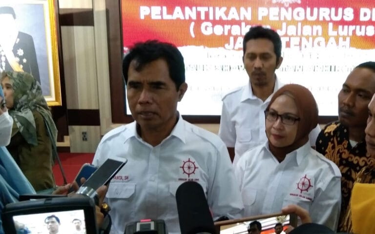 Riyanta Lantik Pengurus DPW Gerakan Jalan Lurus Jawa Te