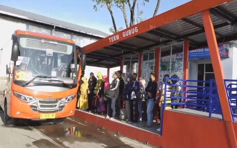 Bus Trans Jateng Memudahkan Transportasi Para Buruh Di Jateng