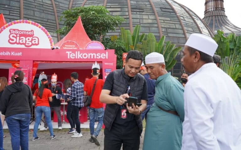 Sambut Nataru, Telkomsel Perkuat Jaringan di 68 Pusat Keramaian