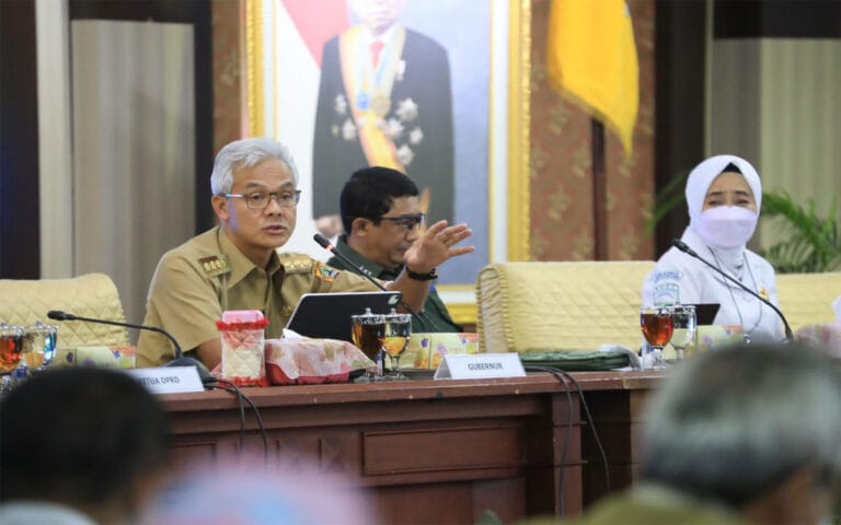 Ganjar Terus Koordinasi dengan BNPB dan BMKG Antisipasi Cuaca Buruk