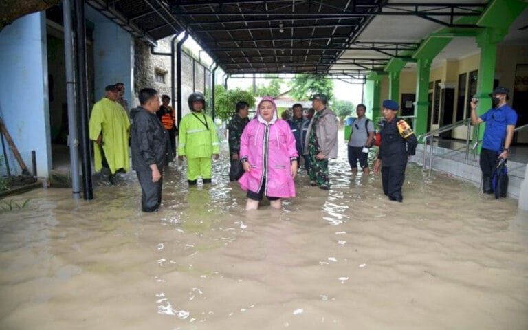 Kementerian Sosial Bantu Pemkot Semarang Tangani Banjir  