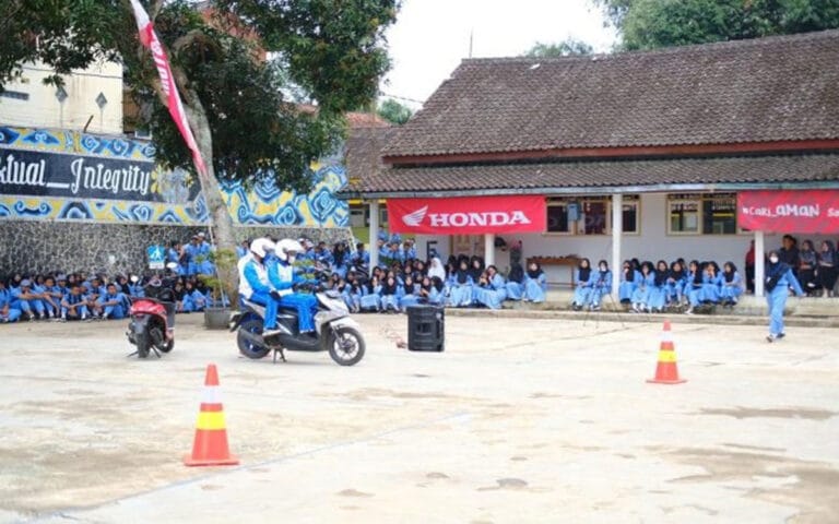 Astra Motor Jateng Edukasi Cari Aman Pelajar Sekolah