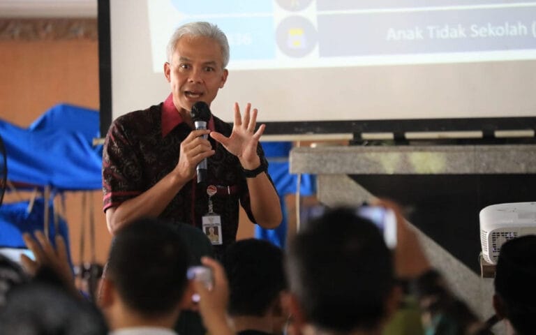 Percepat Turunkan Kemiskinan Ekstrem, Ganjar Minta Laporan Mingguan