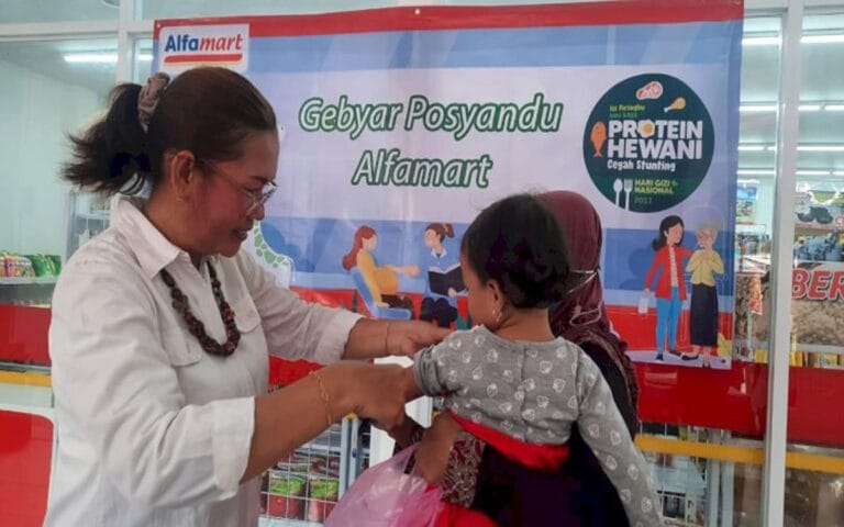 Alfamart Bersama Pemkot Semarang Gelar Gebyar Posyandu