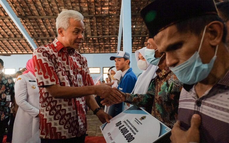 Ganjar Izinkan Kades Geser Bantuan Pemprov Untuk Tangani Kemiskinan Ekstrem