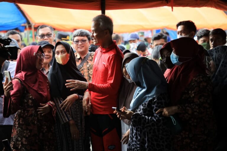 Ngidam Bertemu Ganjar, Mifdatun Akhirnya Bisa Berfoto dan Ngobrol