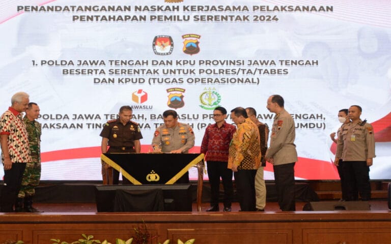 Kasdam IV/Dip Hadiri Penandatanganan Naskah Pentahapan Pemilu Serentak 2024
