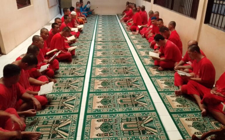 Puluhan Tahanan Polda Jateng Tadarus Al-Qur’an Diwarnai Isak Tangis
