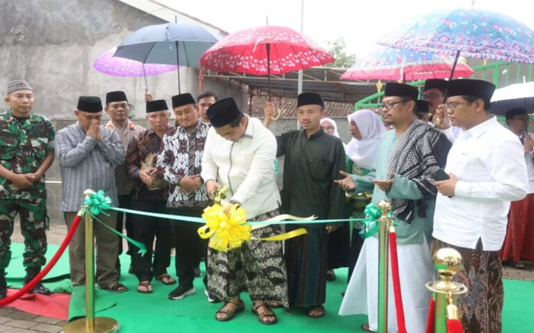 Taj Yasin : Jangan Larang Anak Main di Masjid