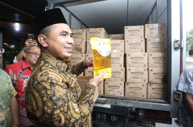 Taj Yasin Himbau Masyarakat Tidak Timbun MinyaKita