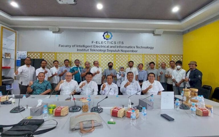 Persiapan Kontes Robot Indonesia 2023, USM Studi Banding ke ITS Surabaya