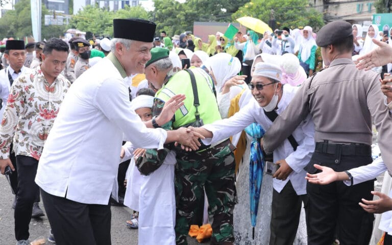 Ganjar Mencuri Perhatian Jemaah di Resepsi Puncak Seabad NU