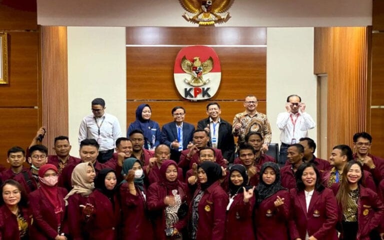 Mahasiswa Magister Hukum USM Mengambil KKL di KPK dan UI