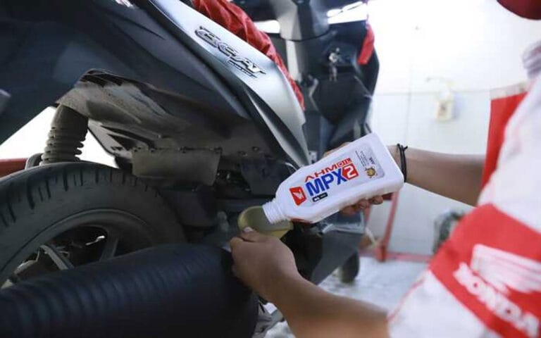 AHM Luncurkan Pelumas Yang Sesuai Skutik Honda Generasi Terbaru