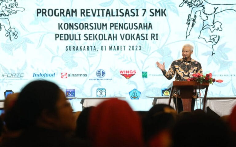 Resmikan Tujuh Revitalisasi SMK, Ganjar Wujudkan Teaching Industry di Jawa Tengah