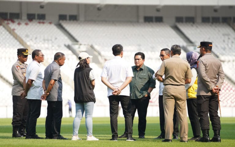 Rumput Di Stadion Utama Gelora Bung Karno Kini Memprihatinkan