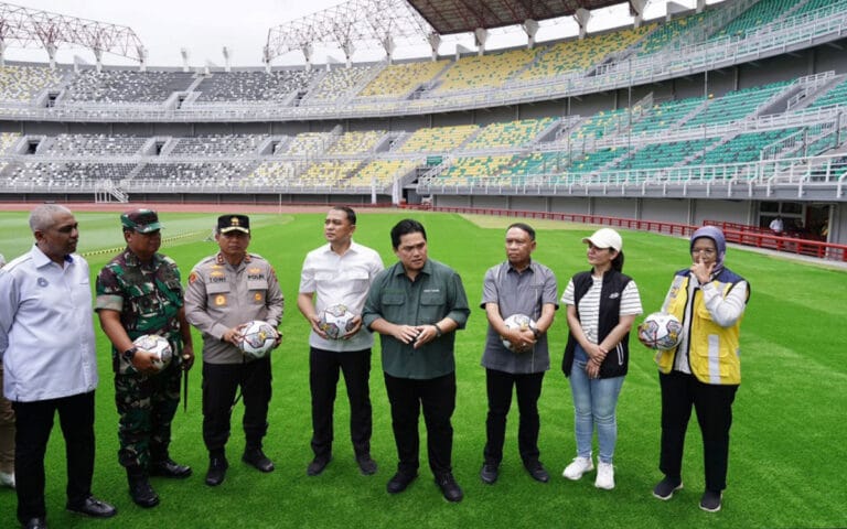 Erick Thohir Puas Dengan Progres Pengerjaan Infrastruktur Stadion GBT