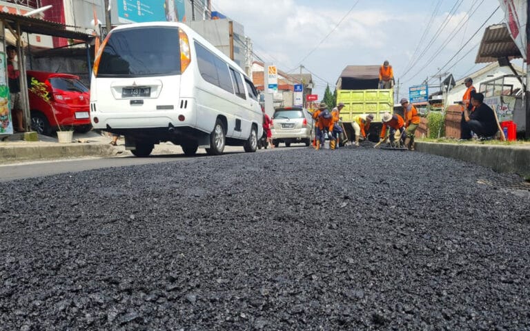 Jelang Lebaran, Jateng Kebut Perbaikan Jalan Provinsi